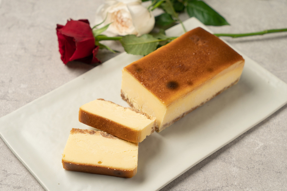 薔薇が香るチーズケーキ「bake rose」